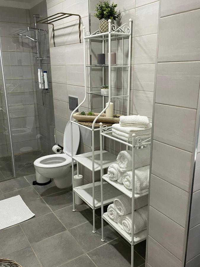 נוף הארבל עם חלון לכינרת Apartamento Migdal Exterior foto