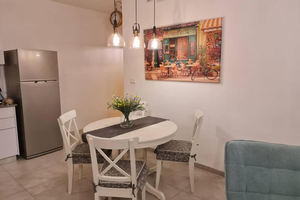 נוף הארבל עם חלון לכינרת Apartamento Migdal Exterior foto