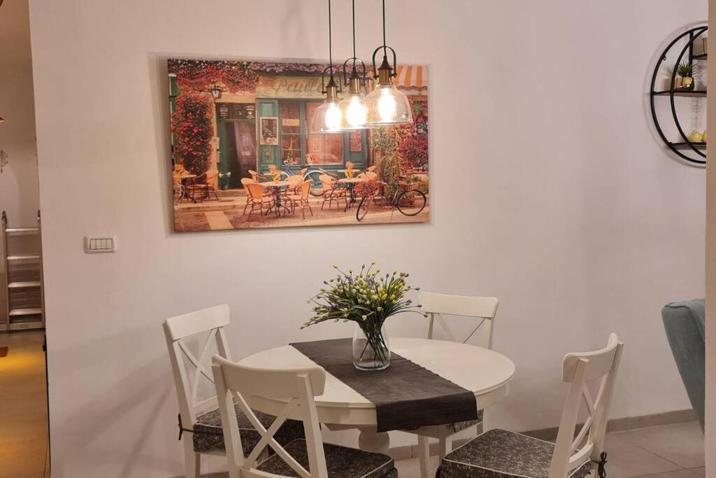 נוף הארבל עם חלון לכינרת Apartamento Migdal Exterior foto