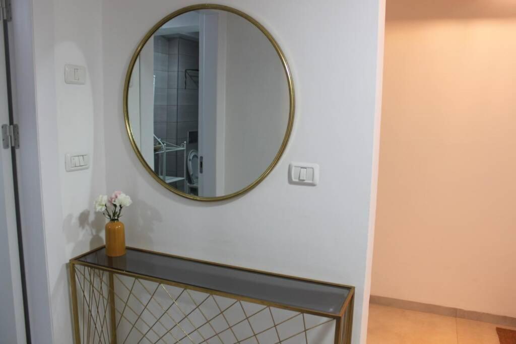 נוף הארבל עם חלון לכינרת Apartamento Migdal Exterior foto